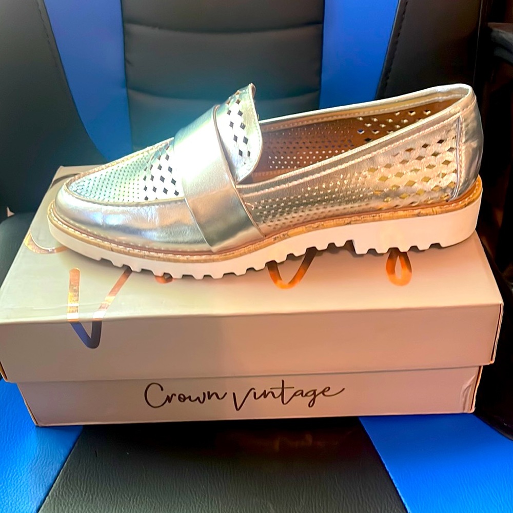 Crown Vintage - Silver Loafers Miaa